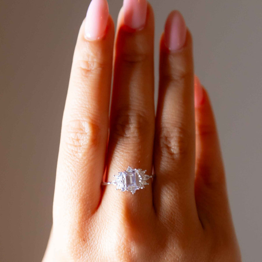 Flora Halo Travel Ring